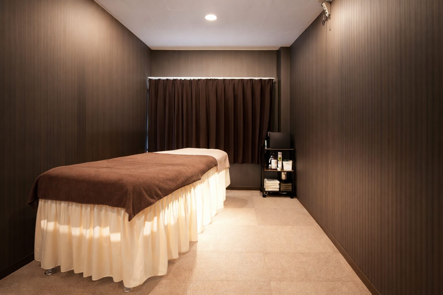 PRIVATE SALON RON-RON